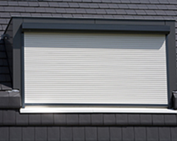 fenêtre maison avec volet automatique